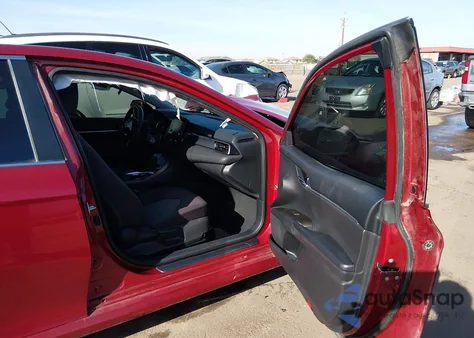 2021 Toyota Camry Le из США, поврежденный, VIN 4T1C11AK2MU590762